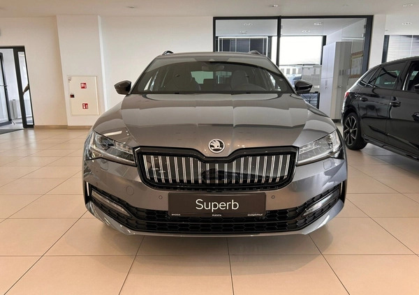 Skoda Superb cena 201990 przebieg: 1, rok produkcji 2024 z Kętrzyn małe 667